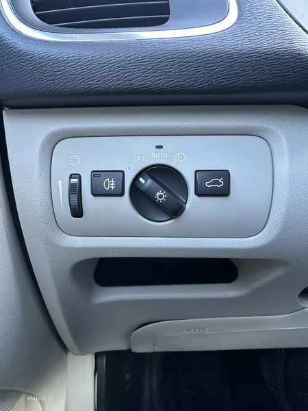 Volvo V40 30
