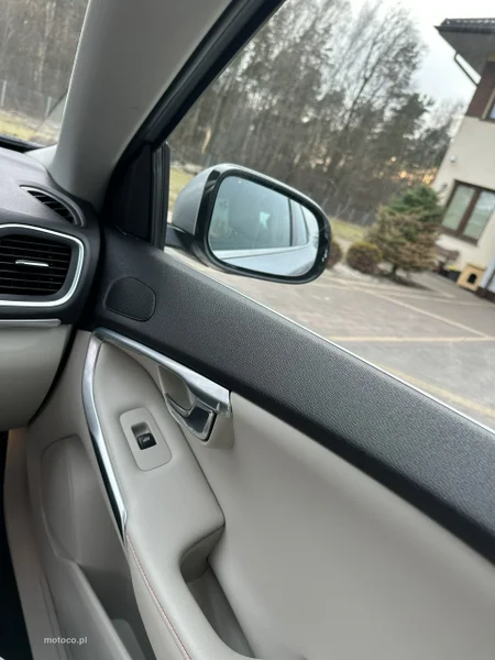 Volvo V40 31