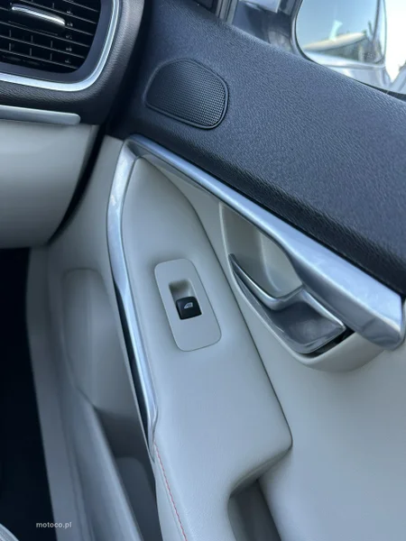 Volvo V40 32