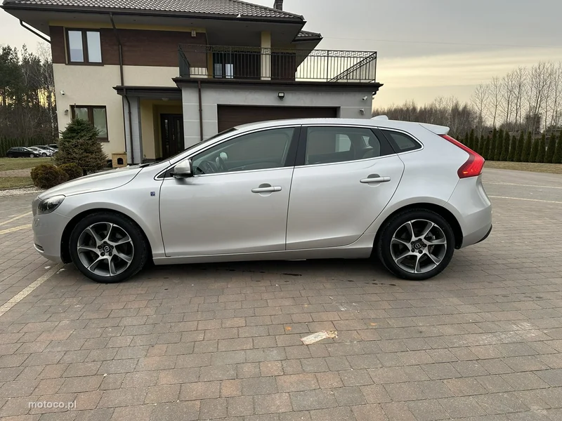 Volvo V40 5