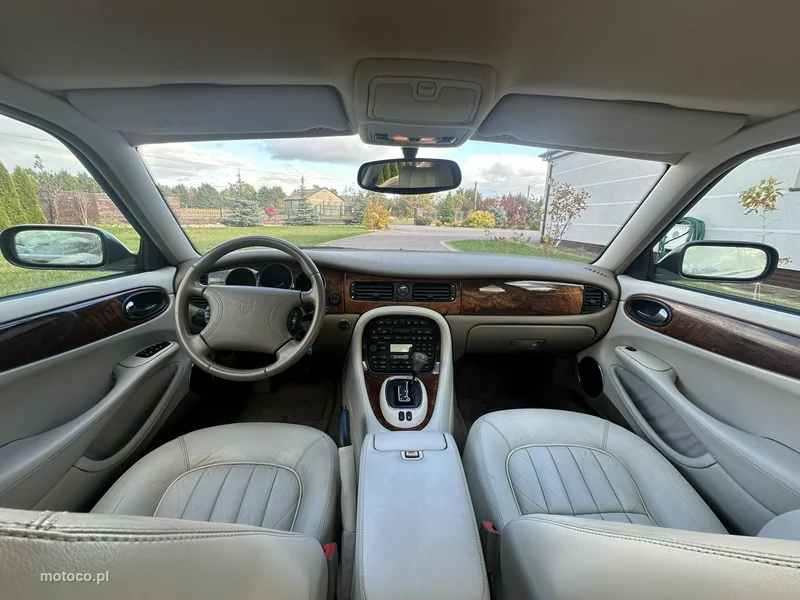 Jaguar XJ 14