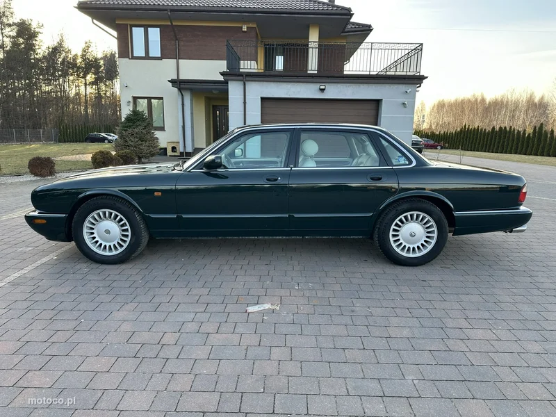 Jaguar XJ 5