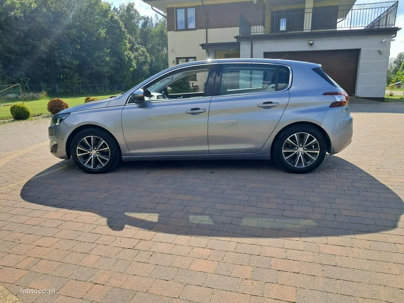 Peugeot 308 4