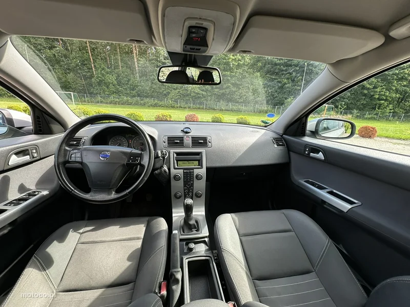 Volvo V50 15