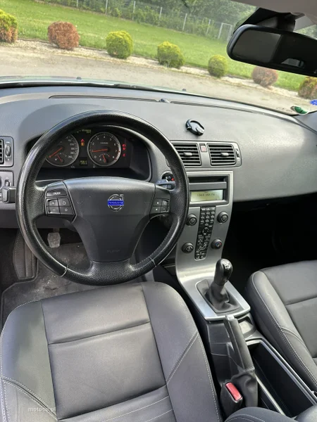 Volvo V50 16
