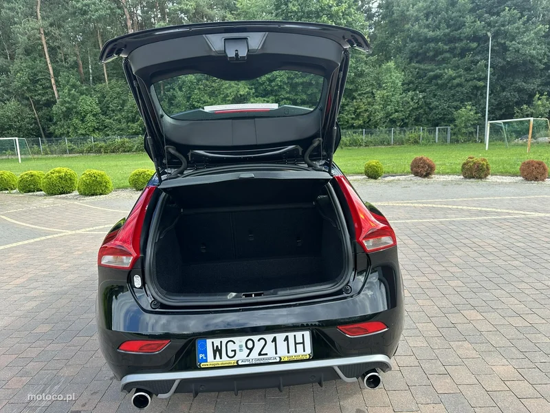 Volvo V40 13