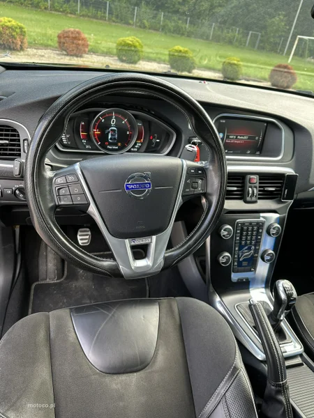 Volvo V40 16