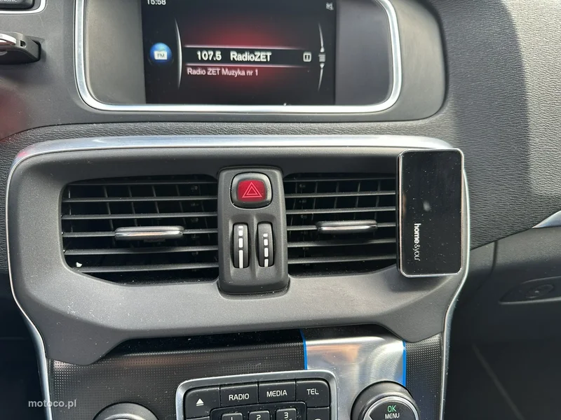Volvo V40 21