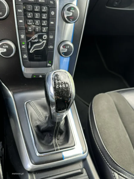 Volvo V40 23