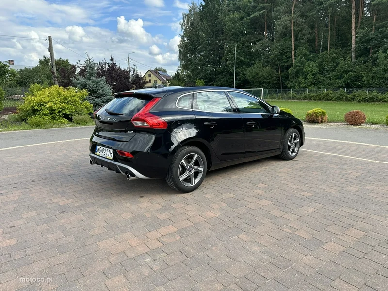 Volvo V40 4