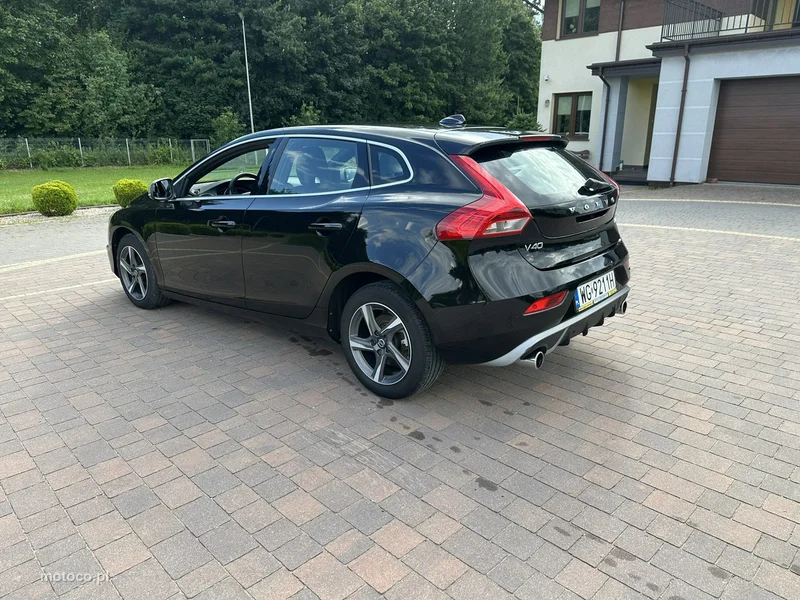 Volvo V40 8