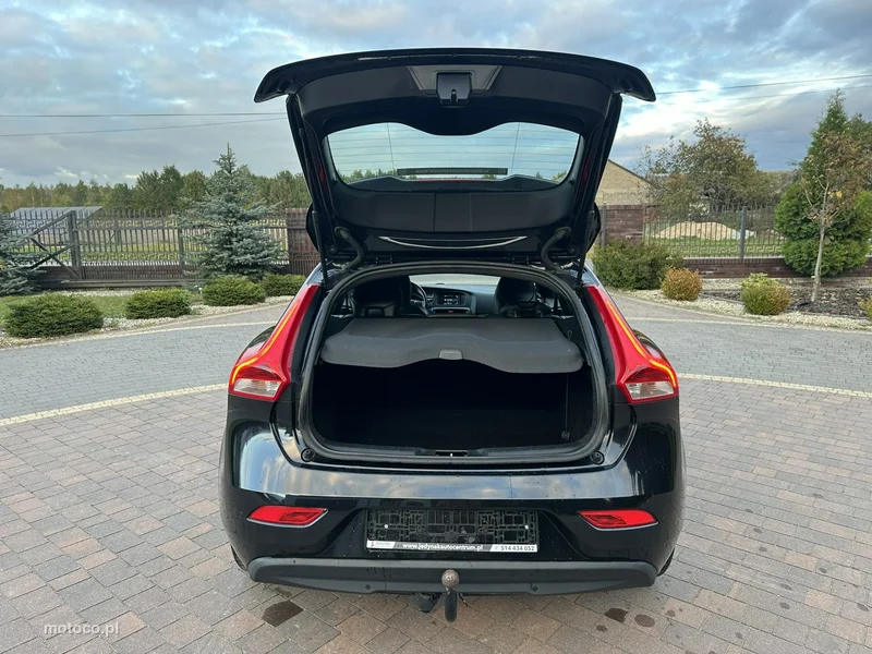 Volvo V40 13