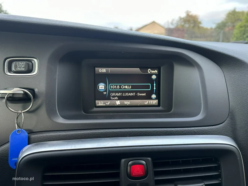 Volvo V40 23