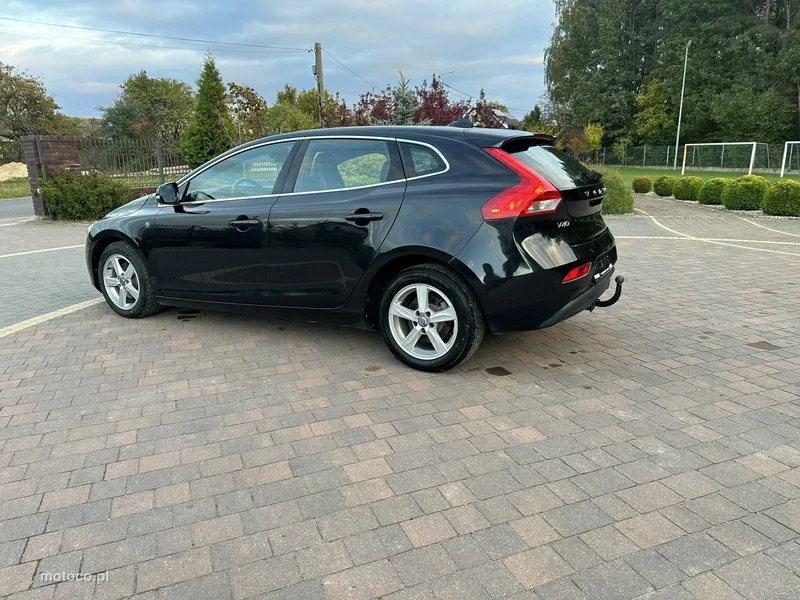 Volvo V40 8