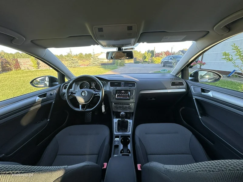 Volkswagen Golf VII 13