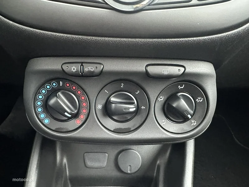 Opel Corsa E 22