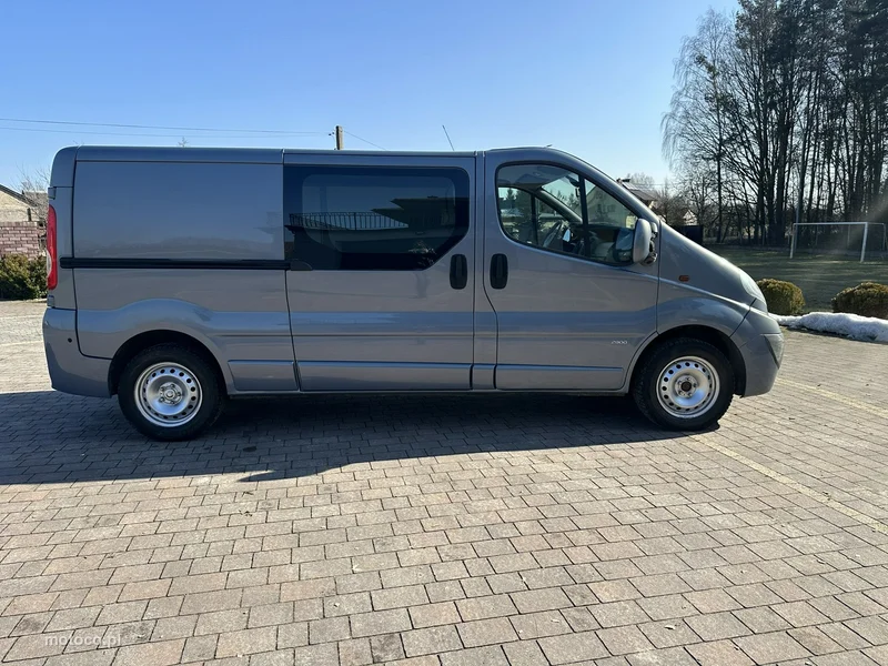 Opel Vivaro 11