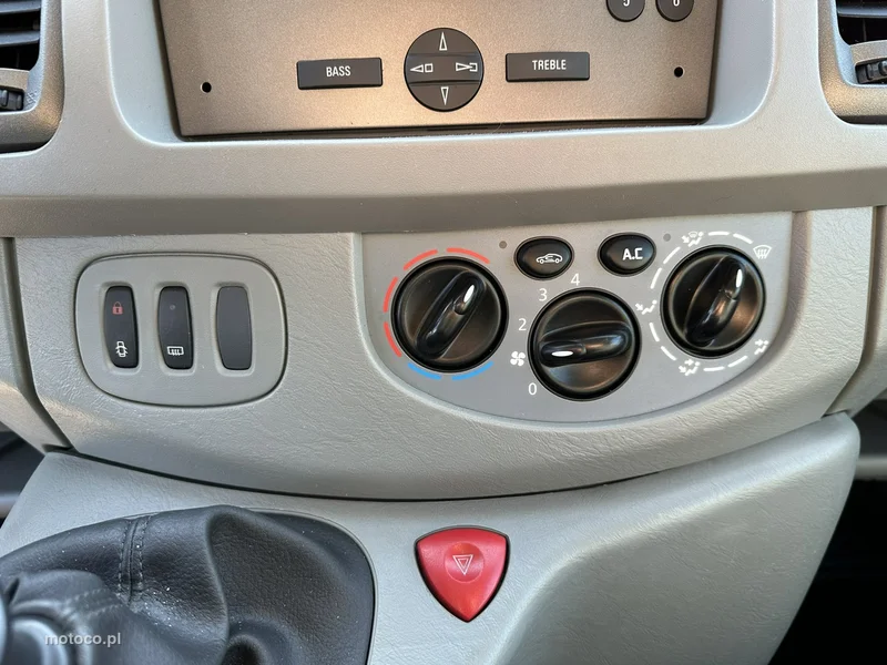Opel Vivaro 24