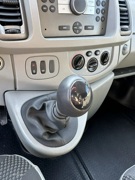 Opel Vivaro 25