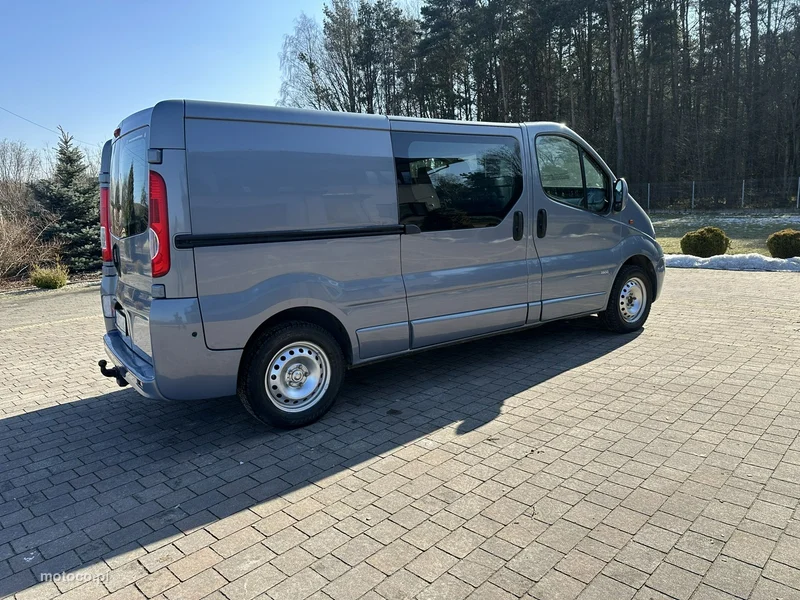 Opel Vivaro 10
