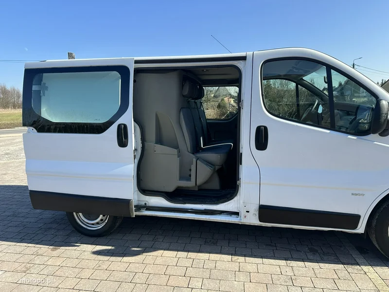 Opel Vivaro 15