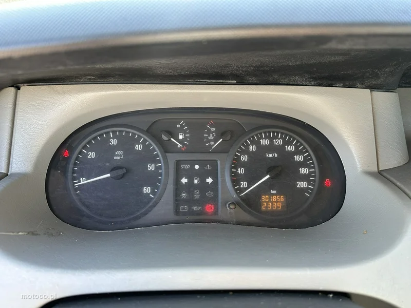 Opel Vivaro 23