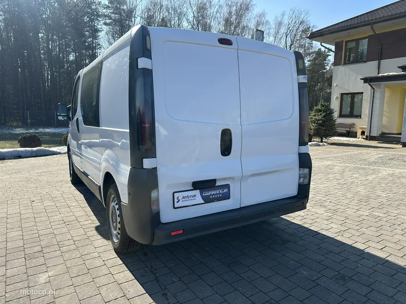 Opel Vivaro 8