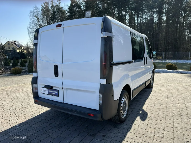 Opel Vivaro 10