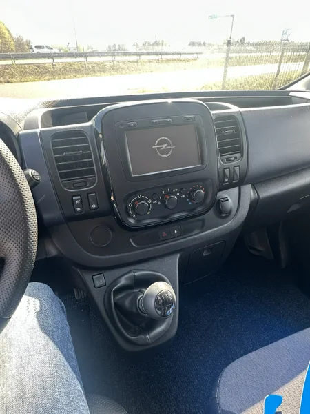 Opel Vivaro 22