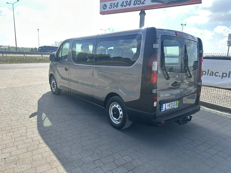 Opel Vivaro 8