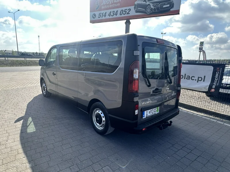 Opel Vivaro 9