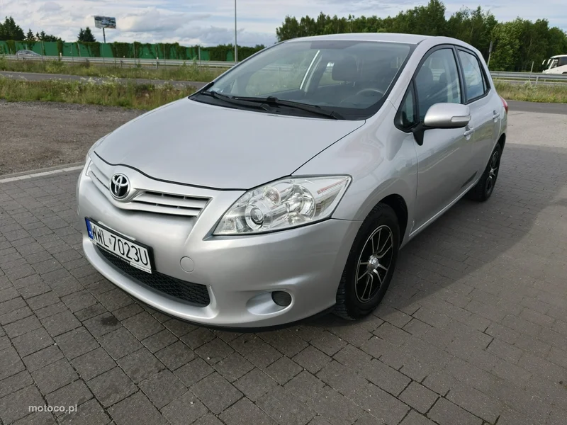 Toyota Auris E180 2