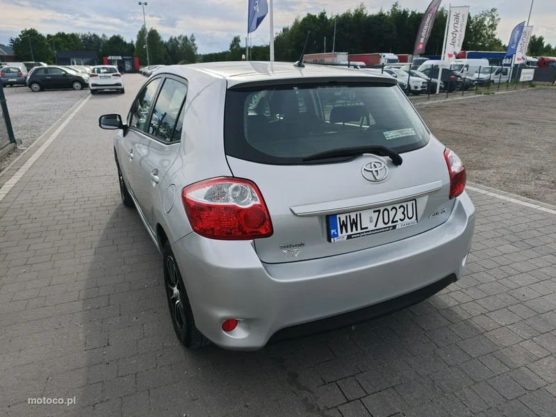 Toyota Auris E180 15