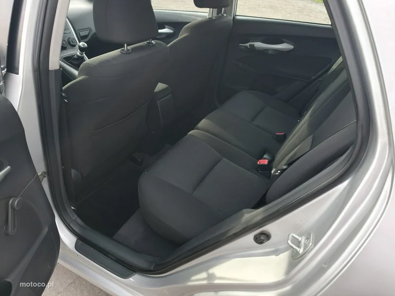 Toyota Auris E180 18