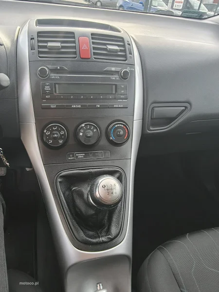 Toyota Auris E180 25