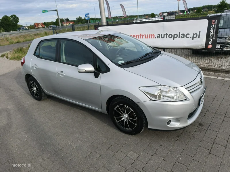 Toyota Auris E180 8