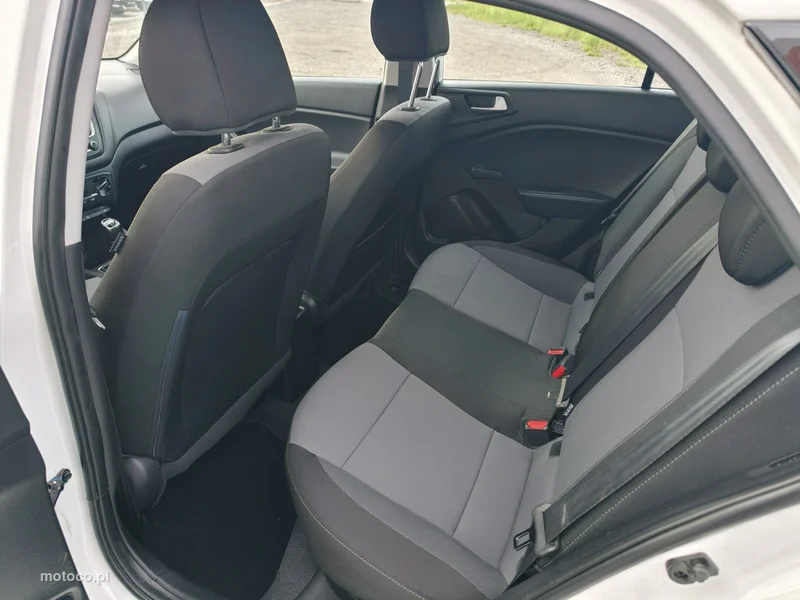 Hyundai i20 25