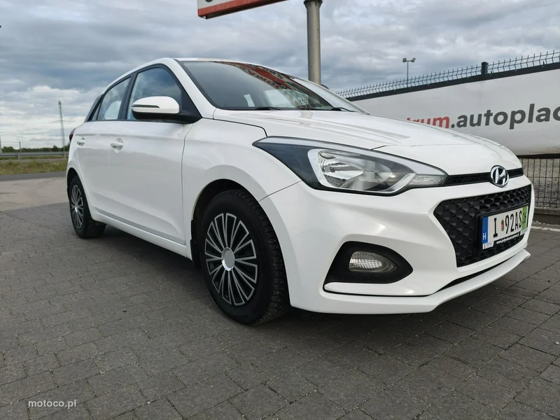 Hyundai i20 10