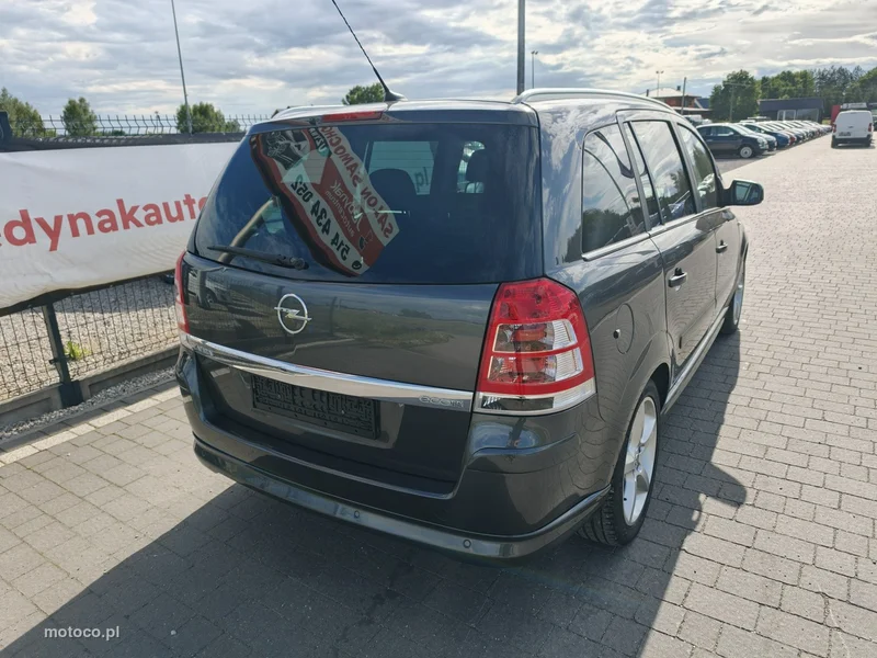 Opel Zafira C Tourer 11