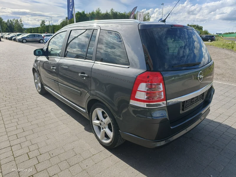 Opel Zafira C Tourer 14