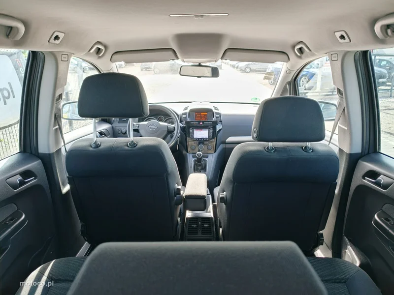 Opel Zafira C Tourer 18