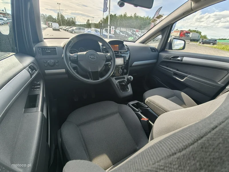 Opel Zafira C Tourer 21