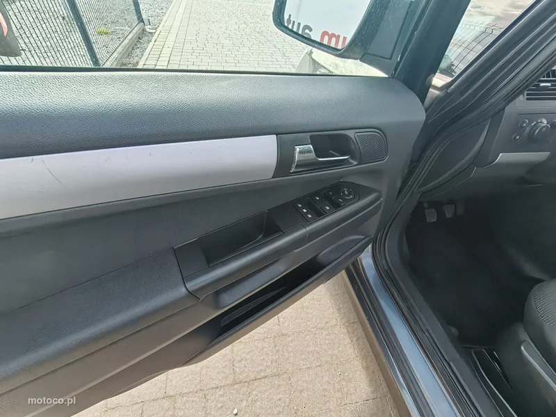 Opel Zafira C Tourer 23