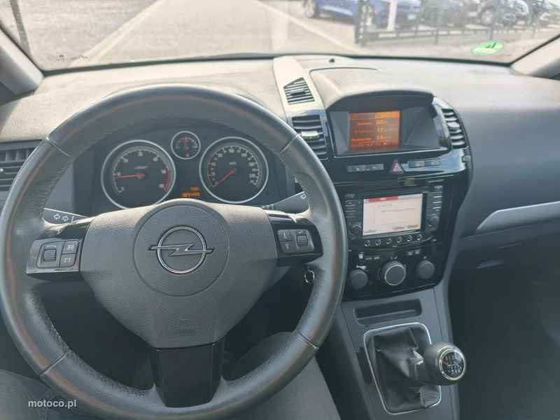 Opel Zafira C Tourer 27