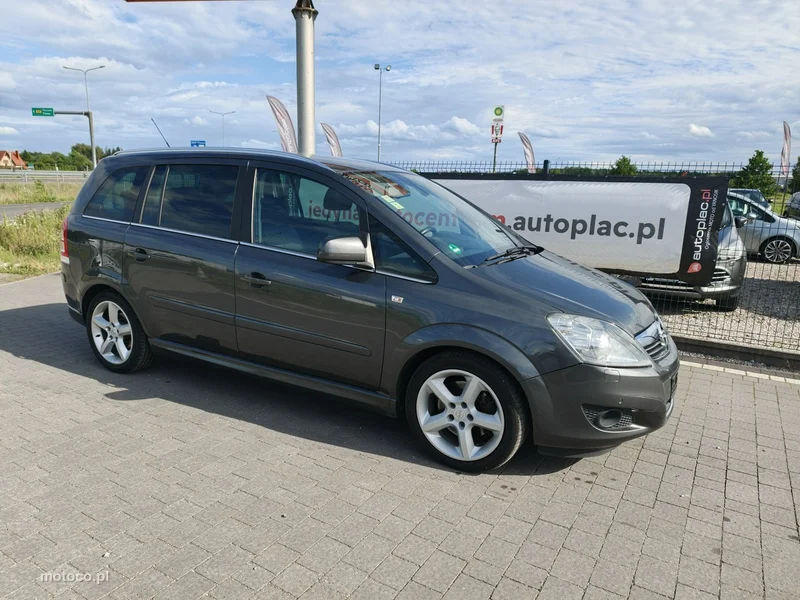 Opel Zafira C Tourer 8