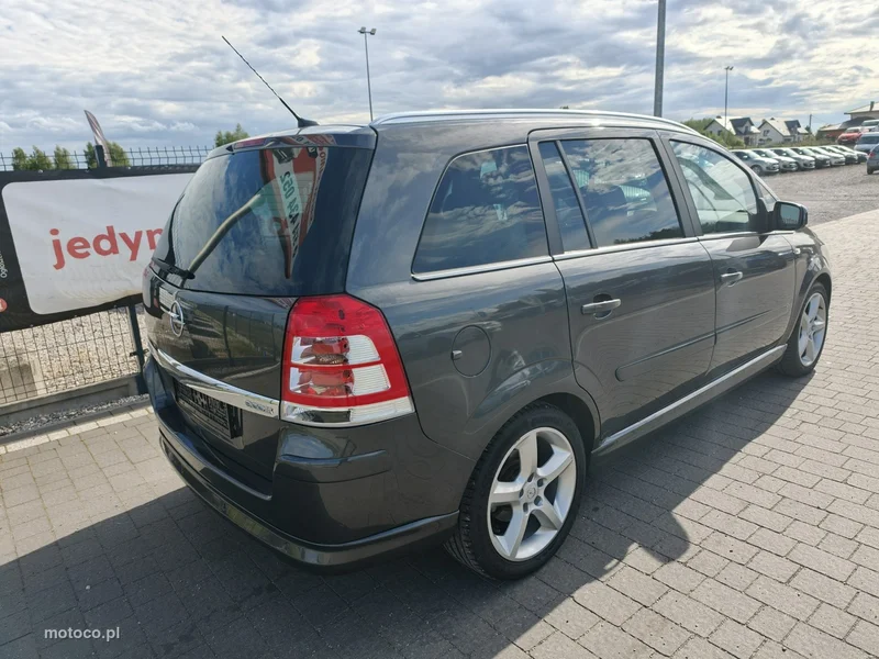 Opel Zafira C Tourer 10