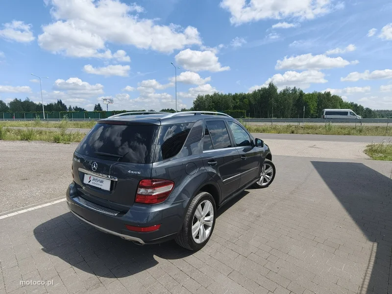 Mercedes-Benz ML W166 ML 350 12