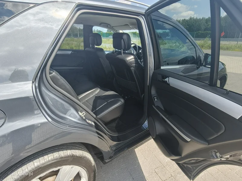 Mercedes-Benz ML W166 ML 350 17
