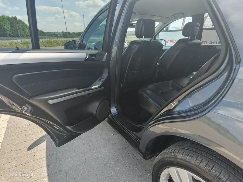 Mercedes-Benz ML W166 ML 350 21