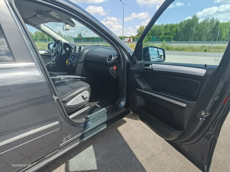 Mercedes-Benz ML W166 ML 350 24